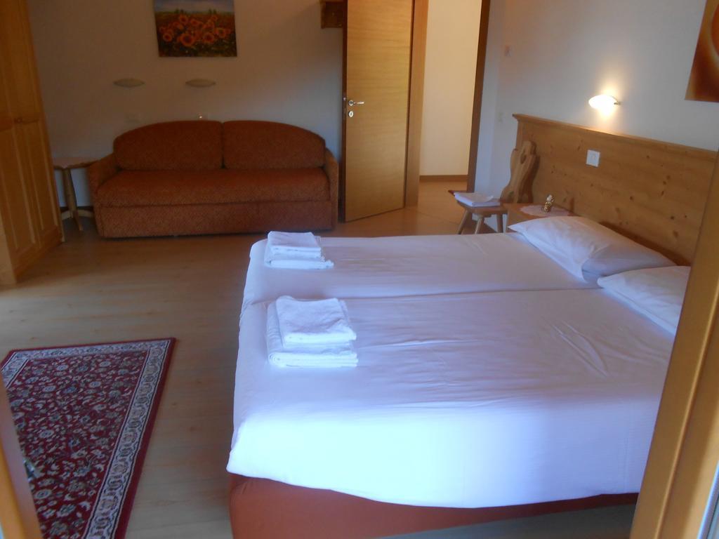 Agritur Al Vigneto Panzió Trento Szoba fotó